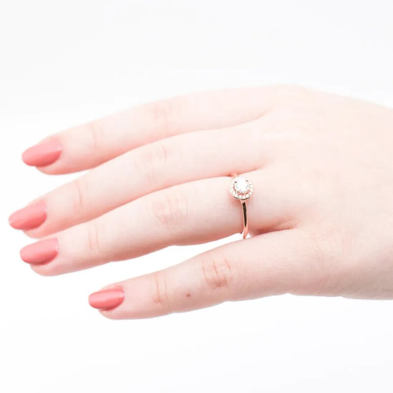 Anillo Estilo Halo En Oro Rosa 14k Con Diamantes