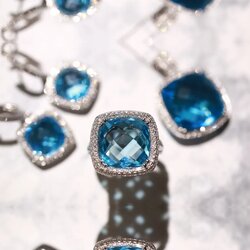 Anillo Collection En Oro Blanco 14k Con Topacio Azul