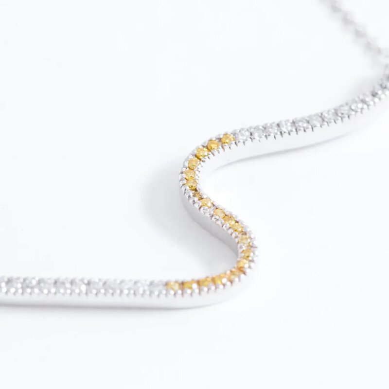 Gargantilla Wave En Oro Blanco 14k Con Diamantes Amarillos Y